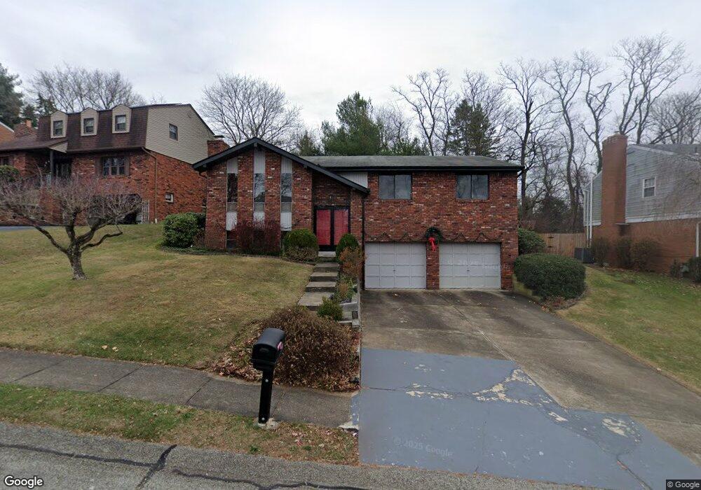 4 Curry Ct, Turtle Creek, PA 15145 - photo 1