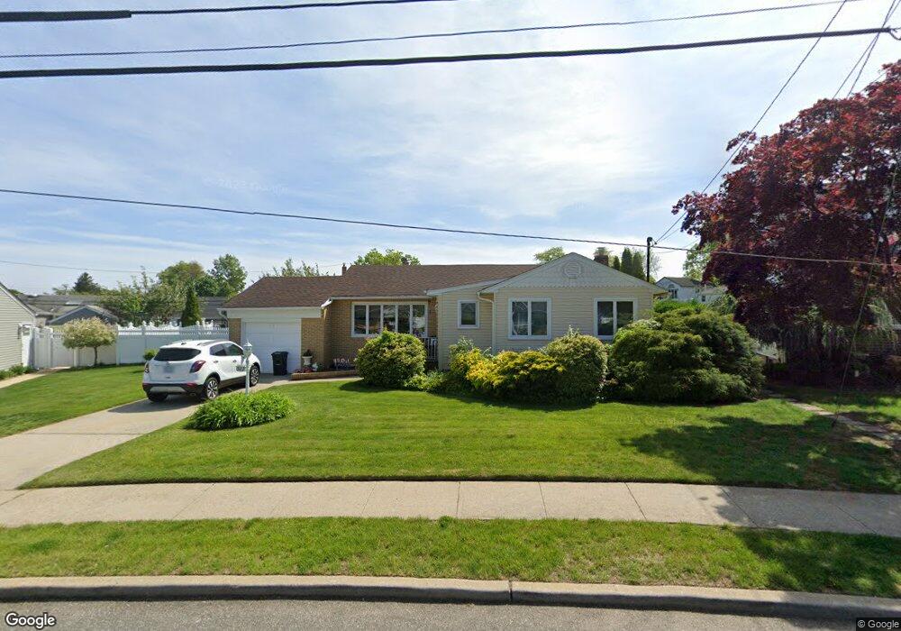 577 Roy St, West Hempstead, NY 11552 - photo 1