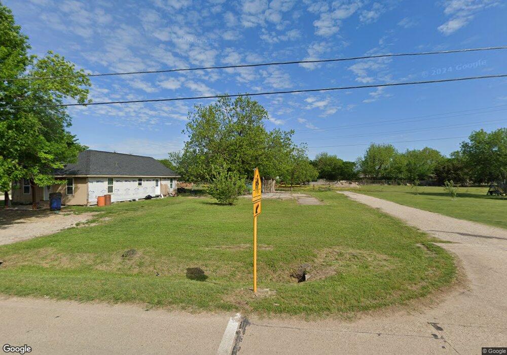 210 Avenue A, Ennis, TX 75119 - photo 1