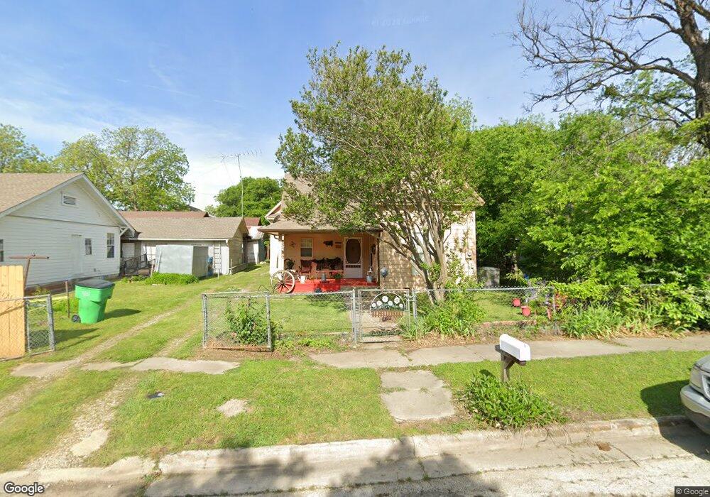 1003 Witherspoon St, Gainesville, TX 76240 - photo 1