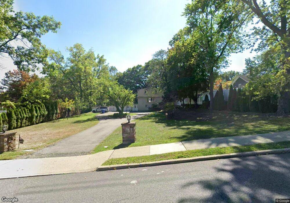 148 Lawrence Dr, Paramus, NJ 07652 - photo 1