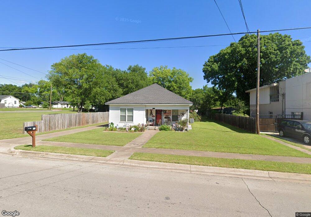 512 Williams Ave, Cleburne, TX 76033 - photo 1