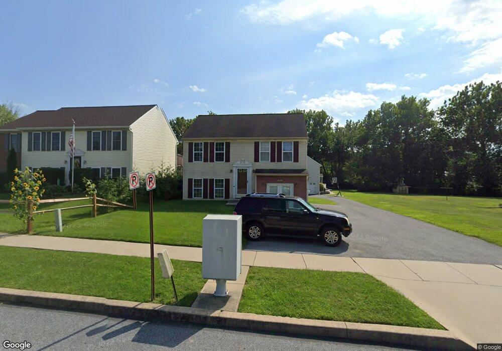 204 S Lime St, Quarryville, PA 17566 - photo 1