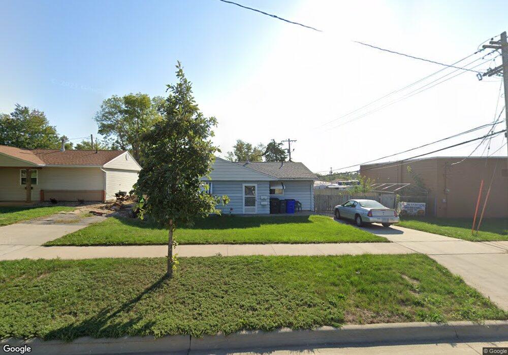 1319 18th St SW, Cedar Rapids, IA 52404 - photo 1