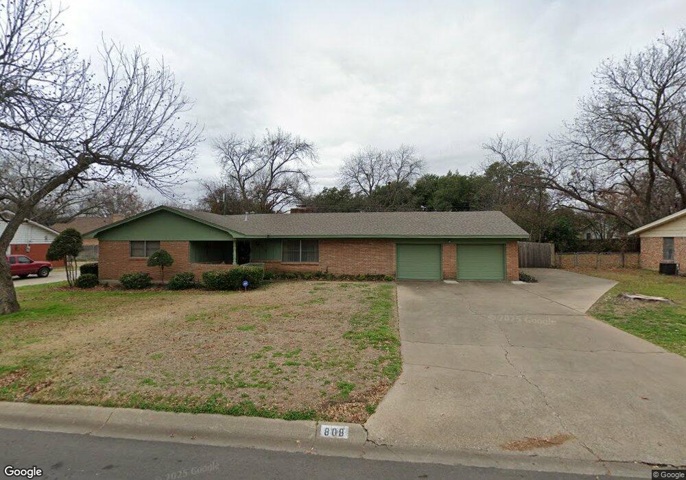 808 S Colonial Dr, Cleburne, TX 76033 - photo 1