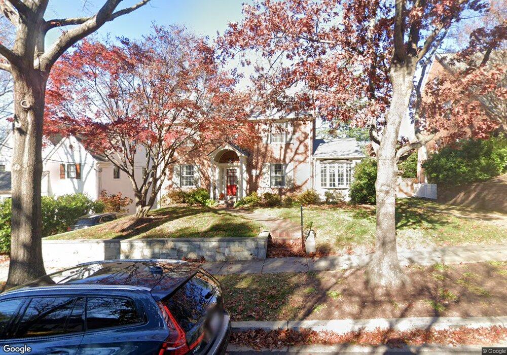 4121 Aspen St, Chevy Chase, MD 20815 - photo 1