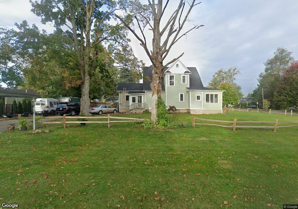 114 Locust St E, Three Oaks, MI 49128 - photo 1