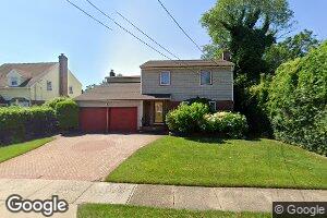 14 Roger St, Hempstead, NY 11550