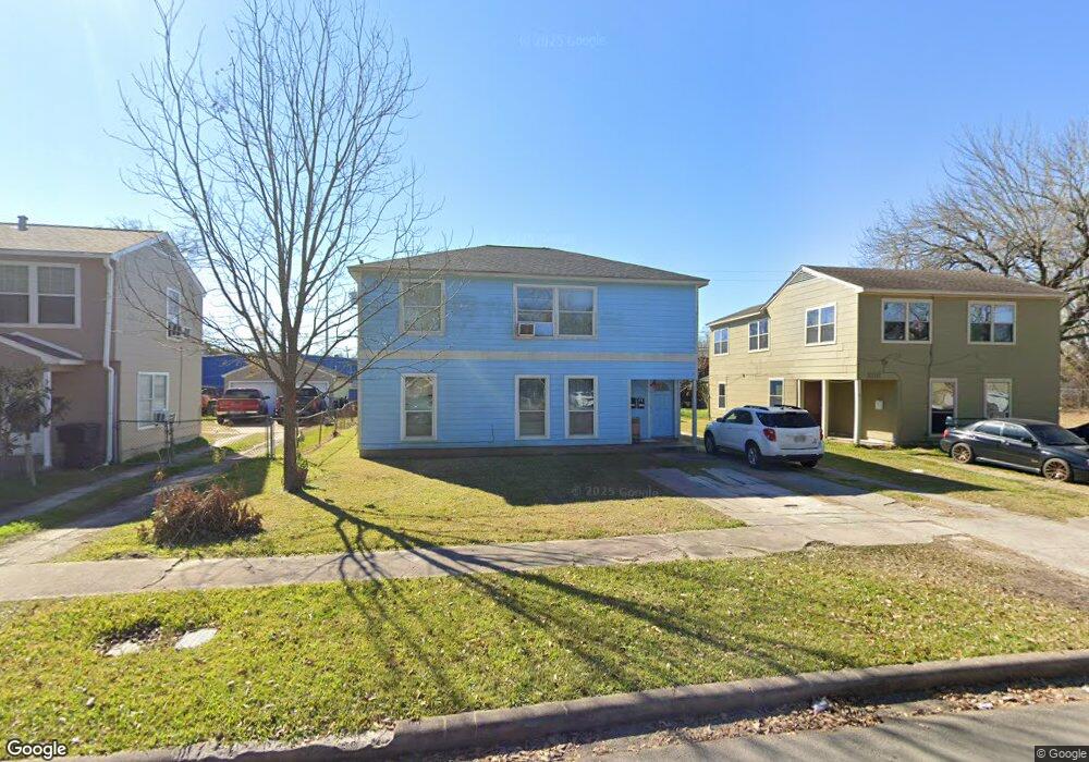 5122 Plum Dr, Houston, TX 77087 - photo 1