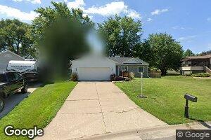 203 Shawnee Cir, Eldridge, IA 52748