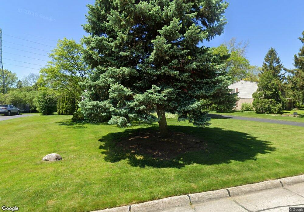 2754 Plum Brook Dr, Bloomfield Hills, MI 48304 - photo 1