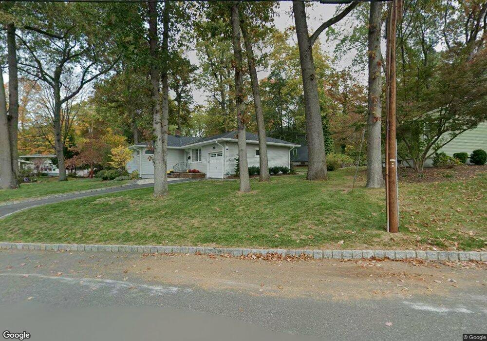 8 Belaire Dr, Roseland, NJ 07068 - photo 1