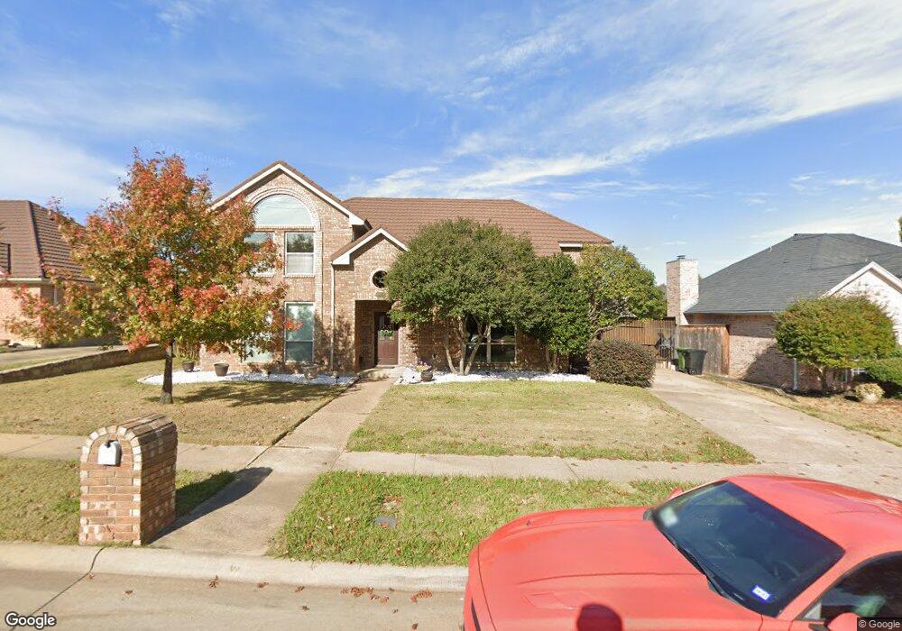 712 Evergreen Dr, Hurst, TX 76054 - photo 1
