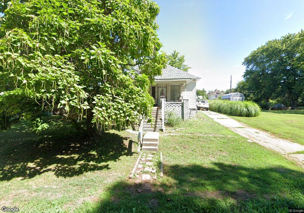 879 W Coates St, Moberly, MO 65270 - photo 1