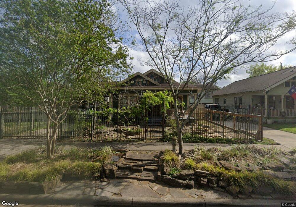 818 Peddie St, Houston, TX 77008 - photo 1