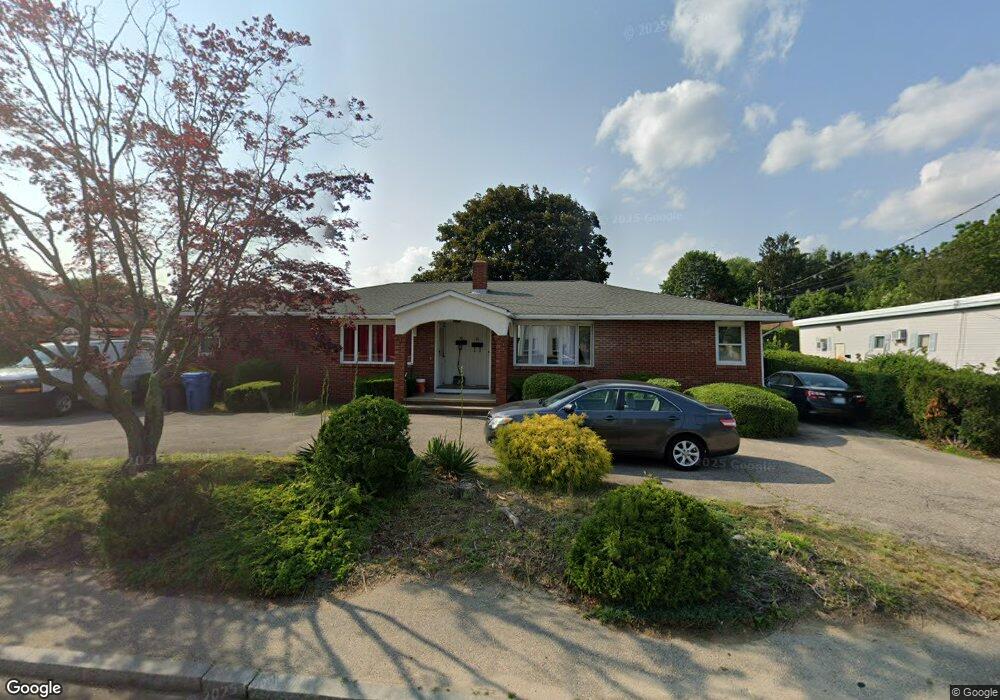 80 Phenix Ave unit 3, Cranston, RI 02920 - photo 1