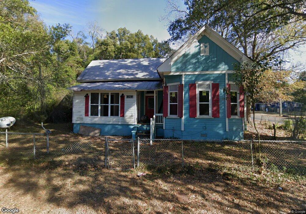 829 S Washington St, Bainbridge, GA 39819 - photo 1