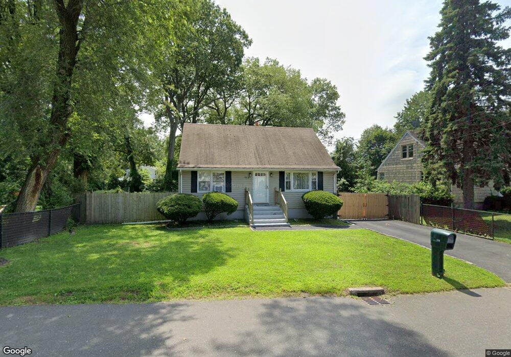 519 Soundview Ave, Bridgeport, CT 06606 - photo 1