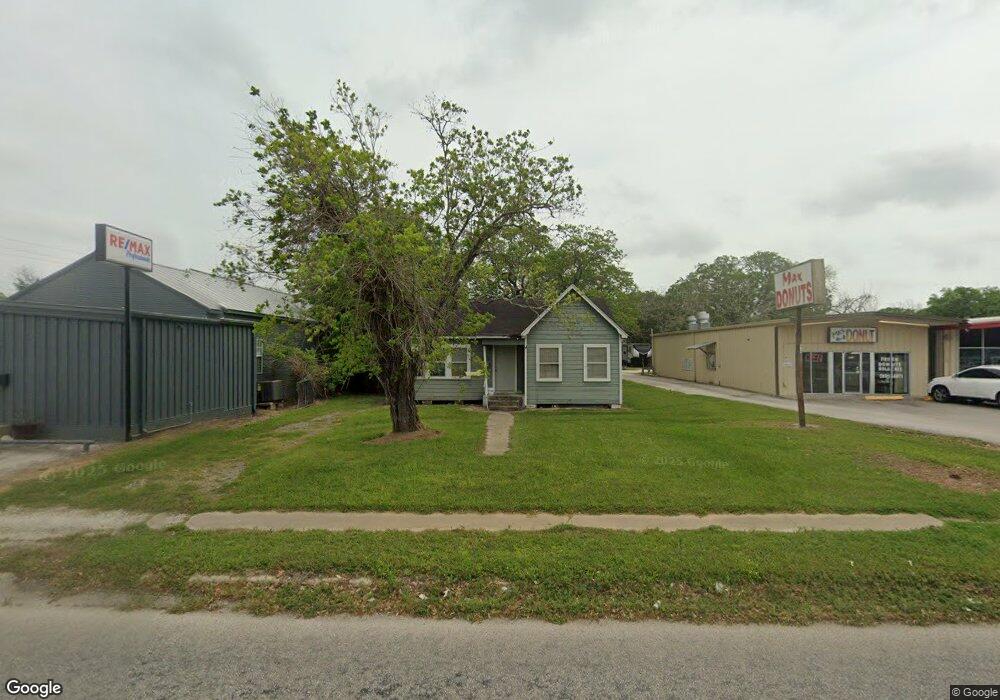 2909 Avenue F, Bay City, TX 77414 - photo 1