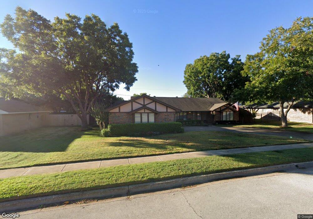 737 Springhill Dr, Hurst, TX 76054 - photo 1