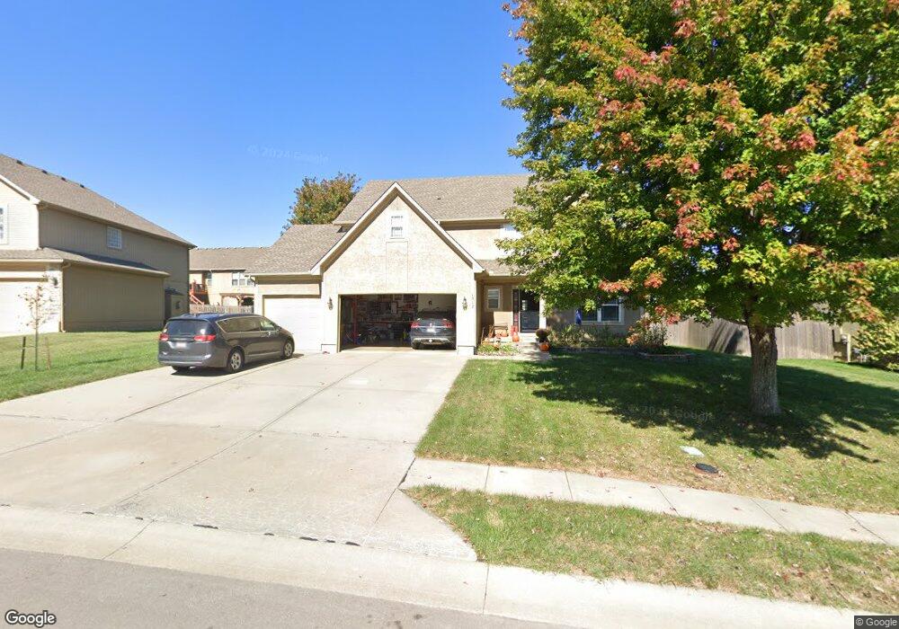 1512 Blueskye Ln, Raymore, MO 64083 - photo 1