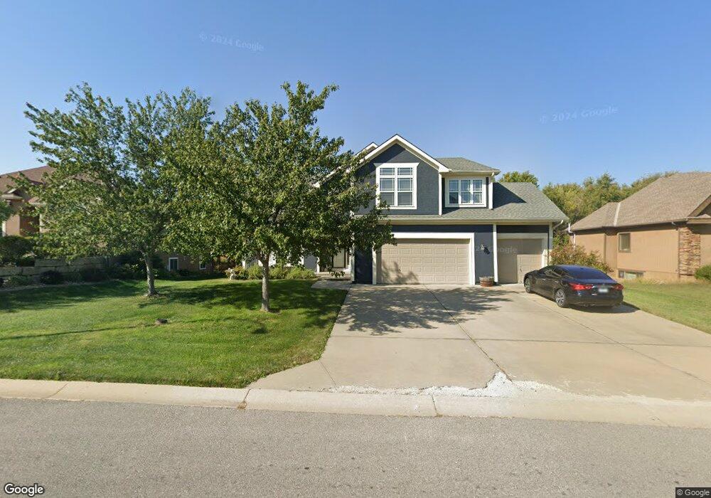 112 S Westglen Dr, Raymore, MO 64083 - photo 1