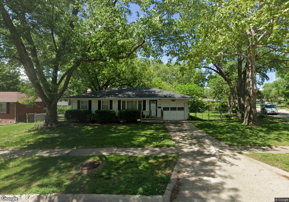 2400 SW 29th Terrace, Topeka, KS 66611 - photo 1
