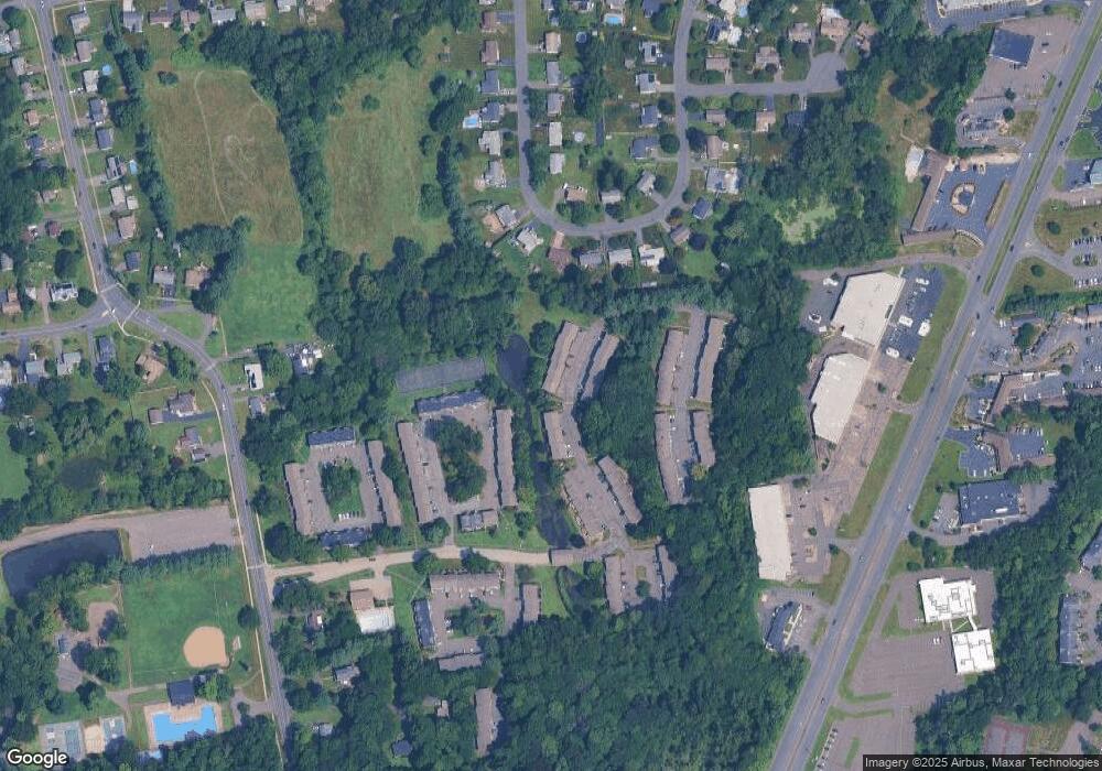 534 Churchill Dr unit 534, Newington, CT 06111 - photo 1