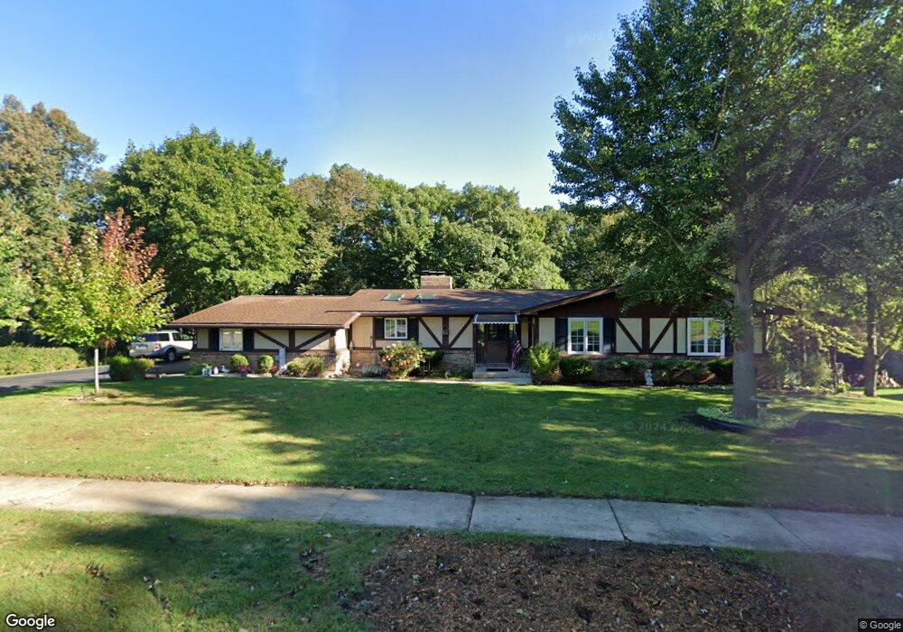 318 Circle Dr, Algonquin, IL 60102 - photo 1