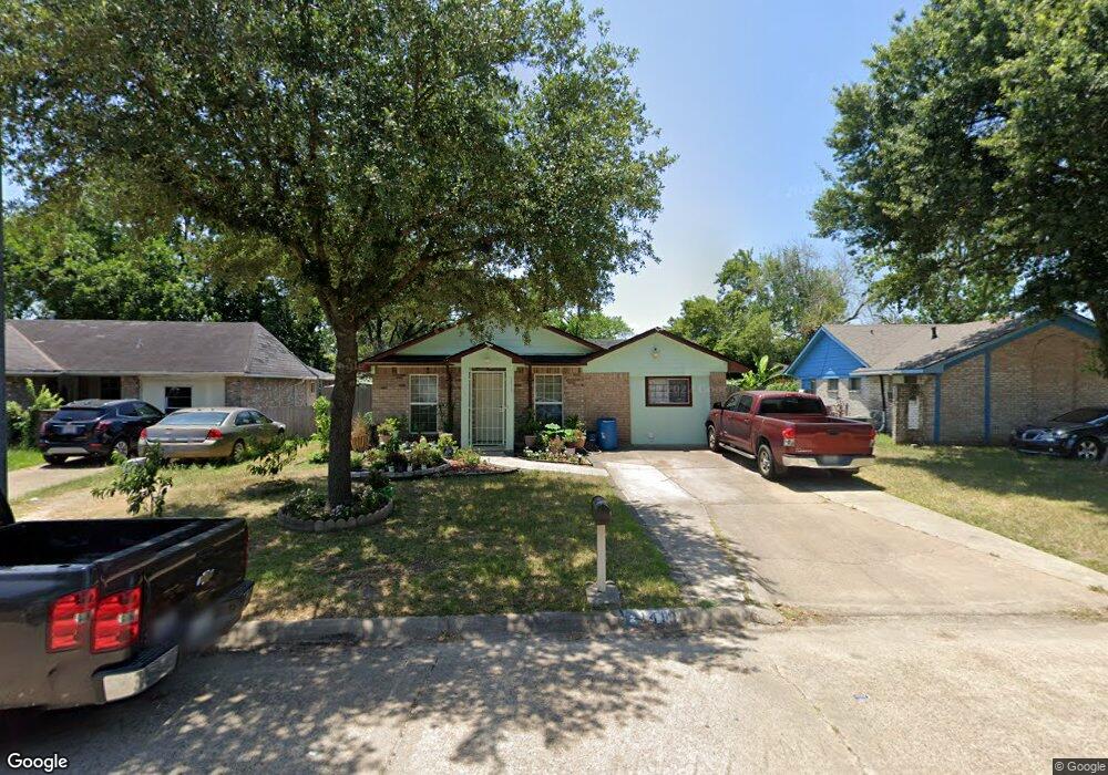 1419 Rainy River Dr, Houston, TX 77088 - photo 1