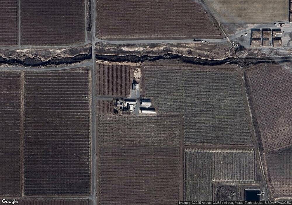 1045 Desmarais Rd, Moxee, WA 98936 - photo 1