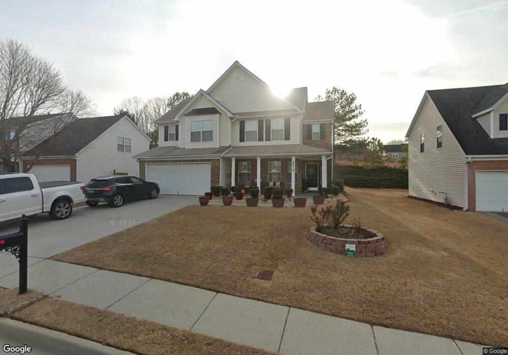 4010 Crescent Walk Ln, Suwanee, GA 30024 - photo 1