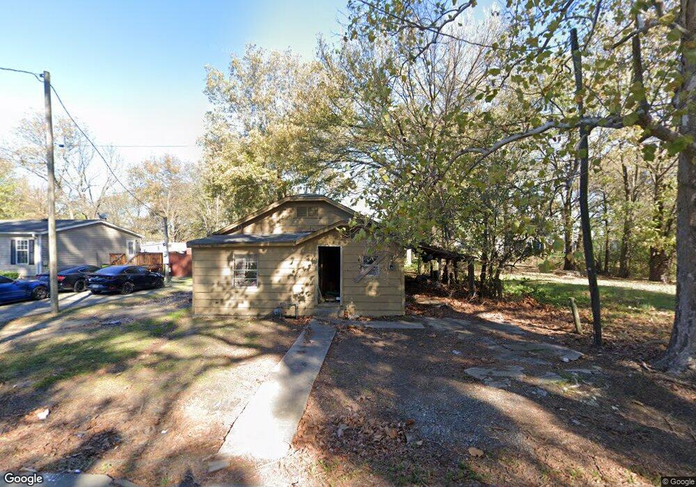 915 E Cleveland St, Stuttgart, AR 72160 - photo 1