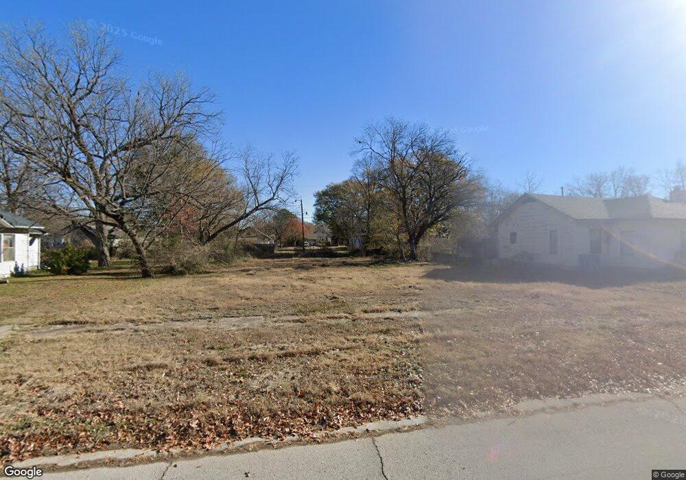 809 N Collins Ave, Okmulgee, OK 74447 - photo 1