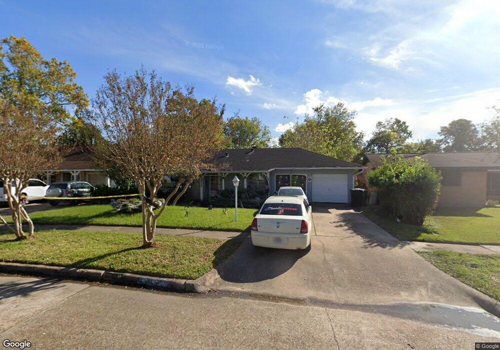 10210 Southport Dr, Houston, TX 77089 - photo 1