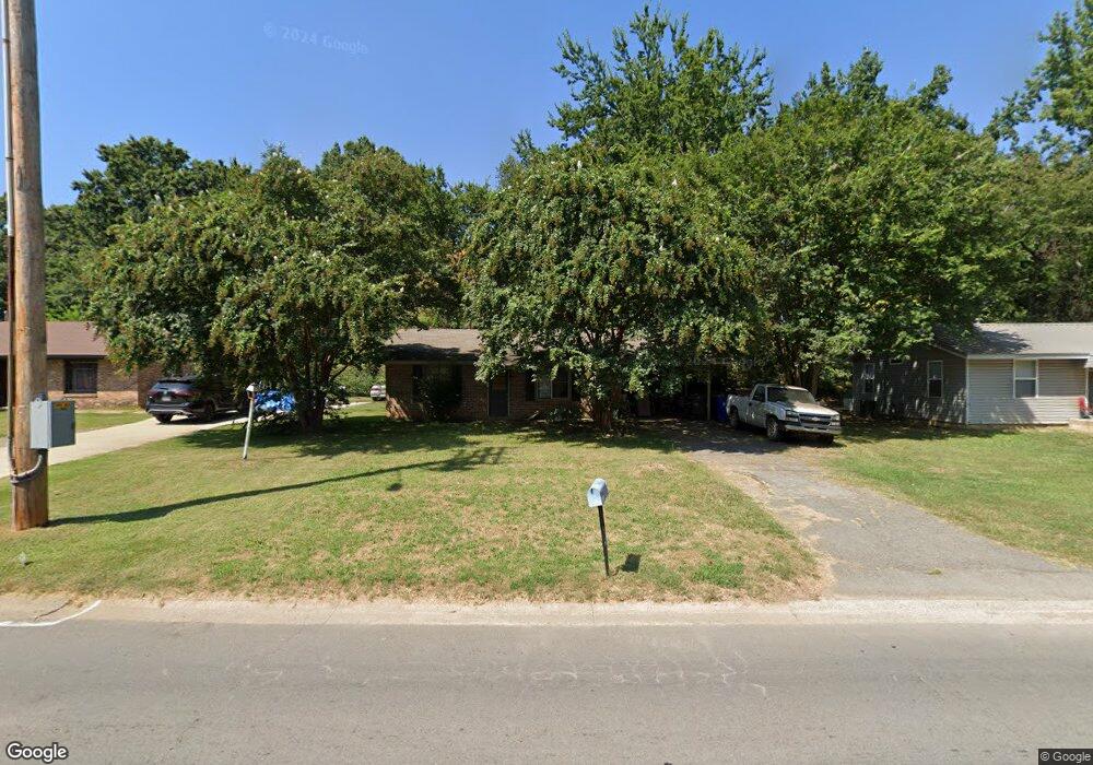 2104 Tyler St, Conway, AR 72034 - photo 1