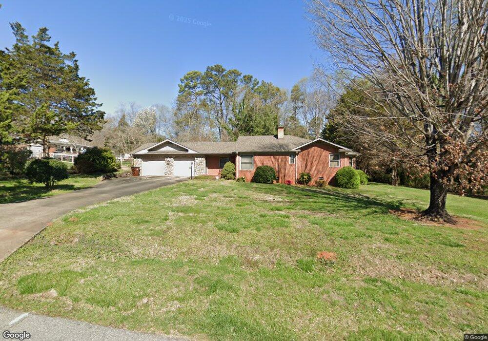 904 Sedgefield Dr, Siler City, NC 27344 - photo 1