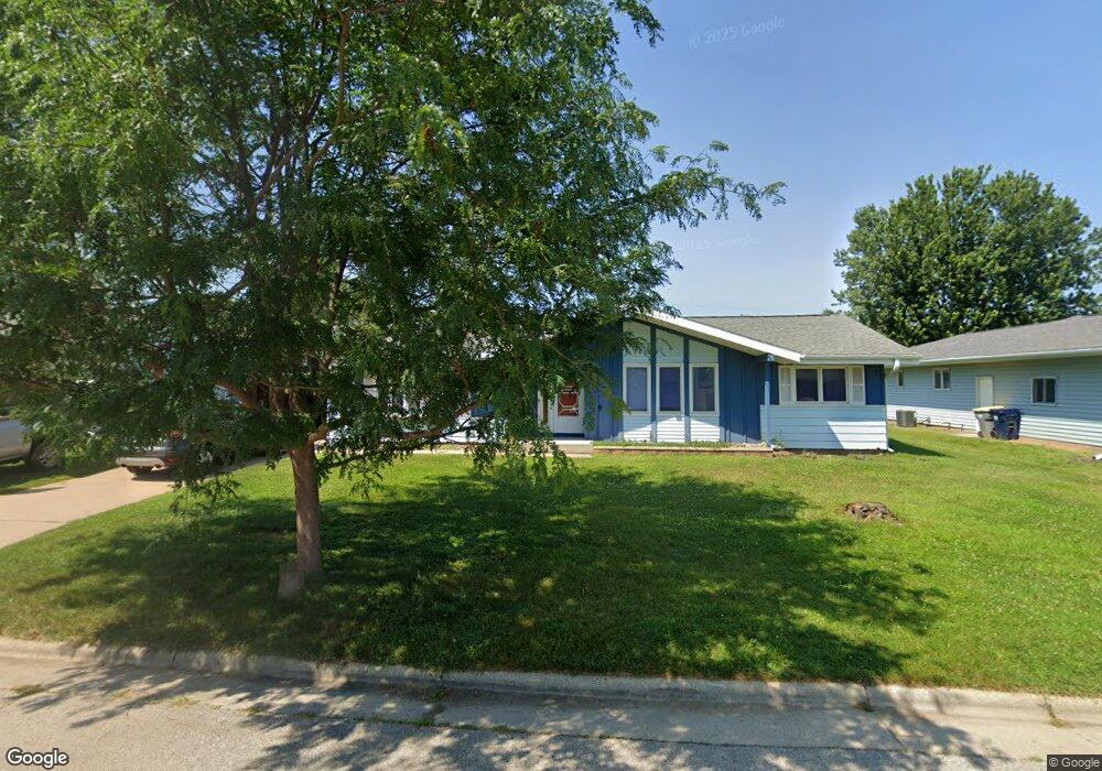 714 S 11th St, La Crescent, MN 55947 - photo 1