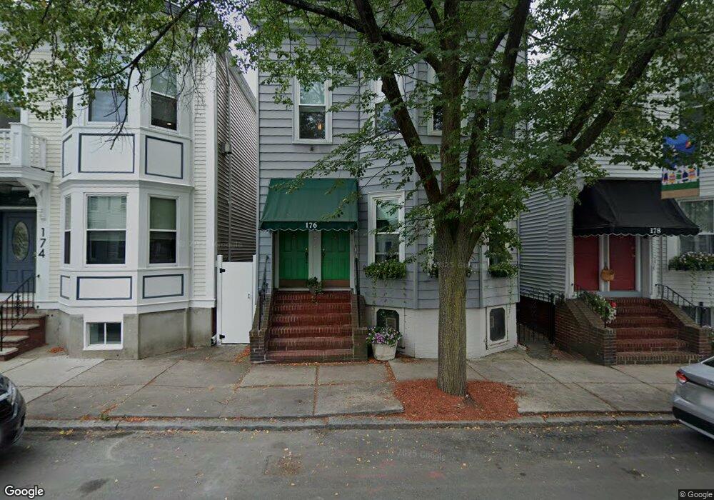 176 1/2 M St, Boston, MA 02127 - photo 1