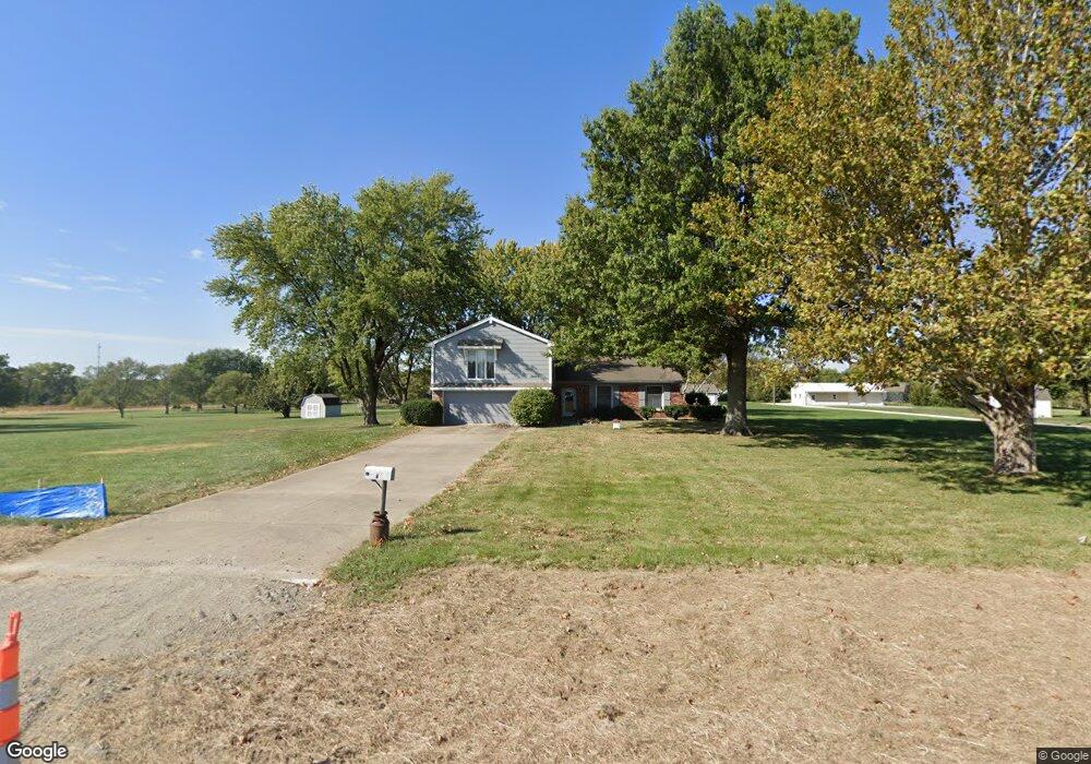 19050 Mission Rd, Stilwell, KS 66085 - photo 1