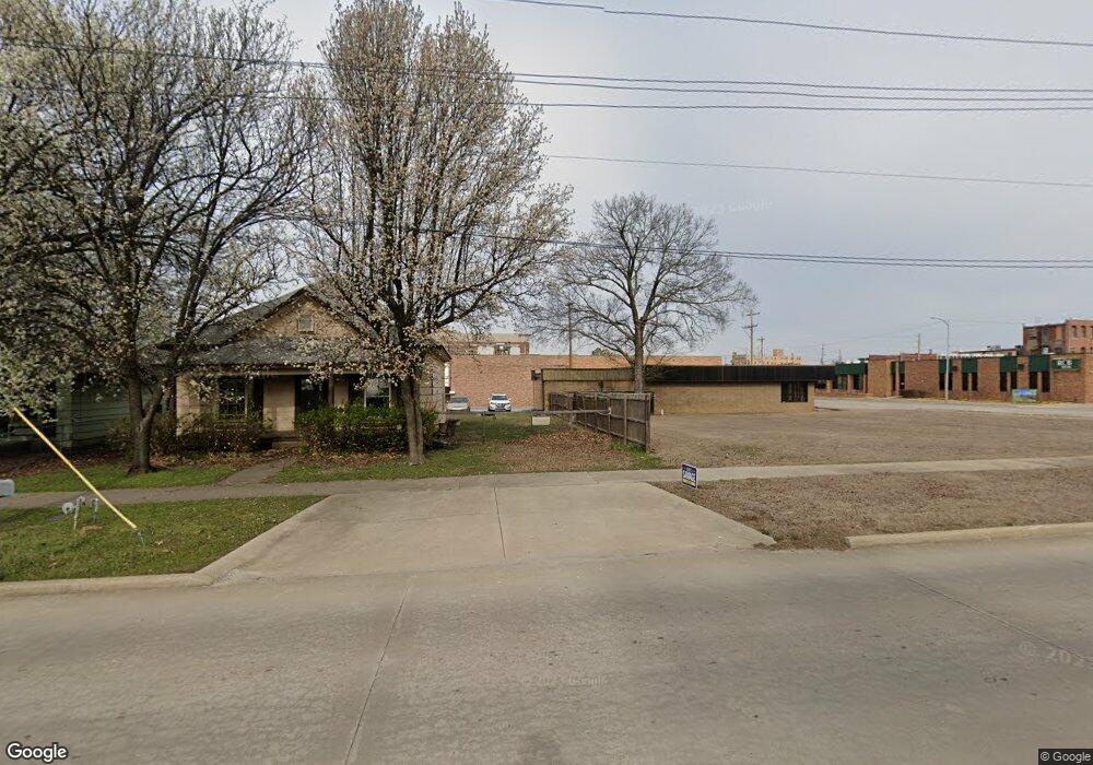 207 S Muskogee Ave, Claremore, OK 74017 - photo 1
