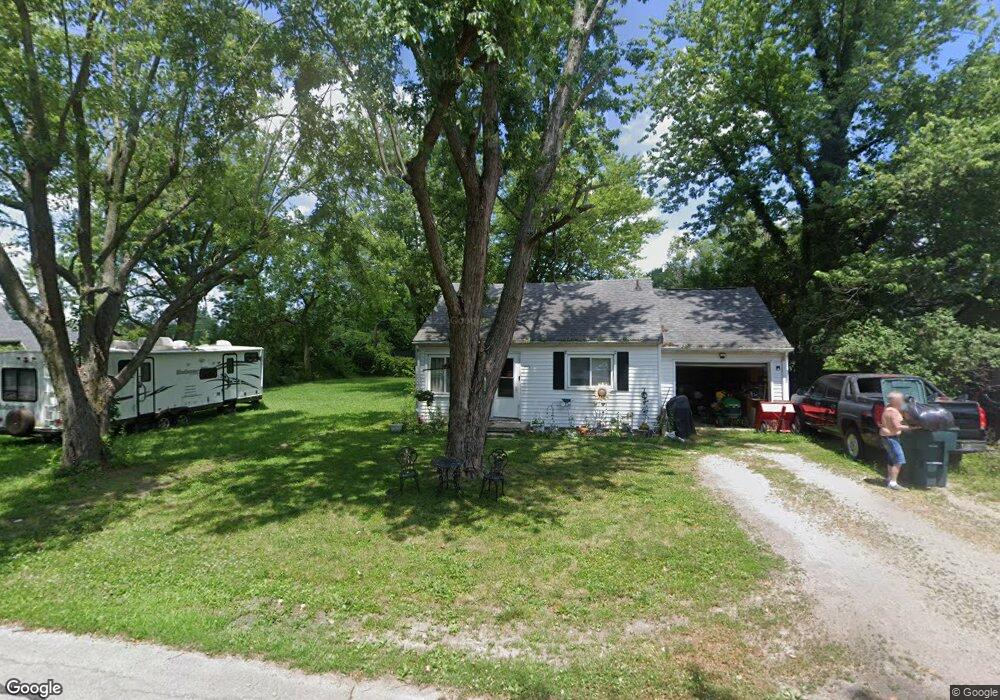 112 1/2 E Berkley Ave, Muncie, IN 47303 - photo 1