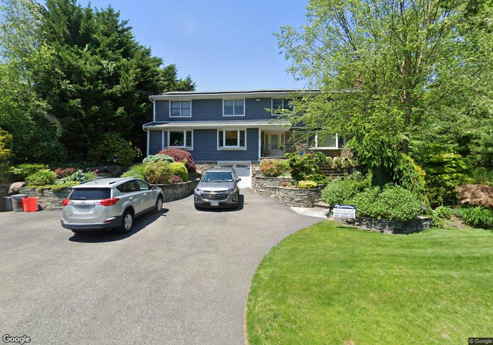 22 Autumn Dr, Hauppauge, NY 11788 - photo 1