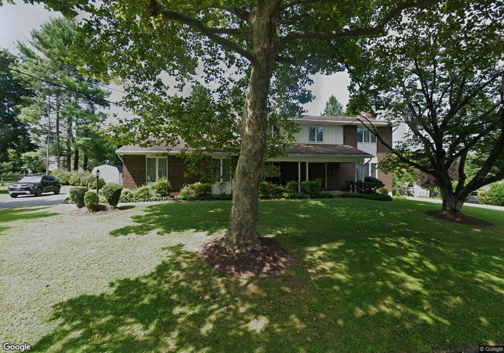 419 Wedgewood Dr, Easton, PA 18045 - photo 1