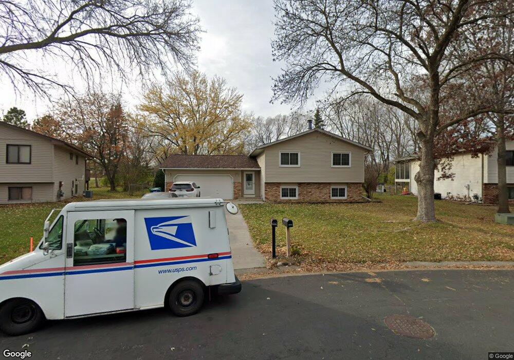 9955 Yorktown Ln N, Maple Grove, MN 55369 - photo 1