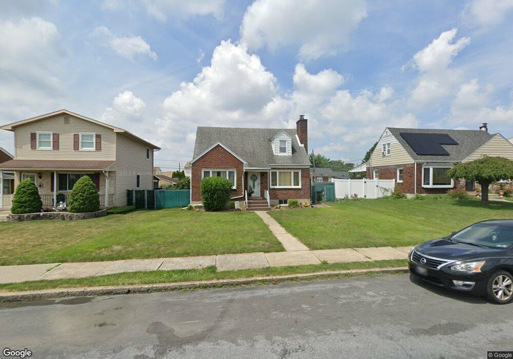 824 N Kiowa St, Allentown, PA 18109 - photo 1