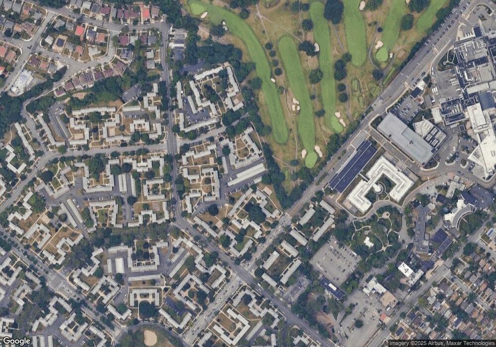 26402 Langston Ave unit E11, Glen Oaks, NY 11004 - photo 1