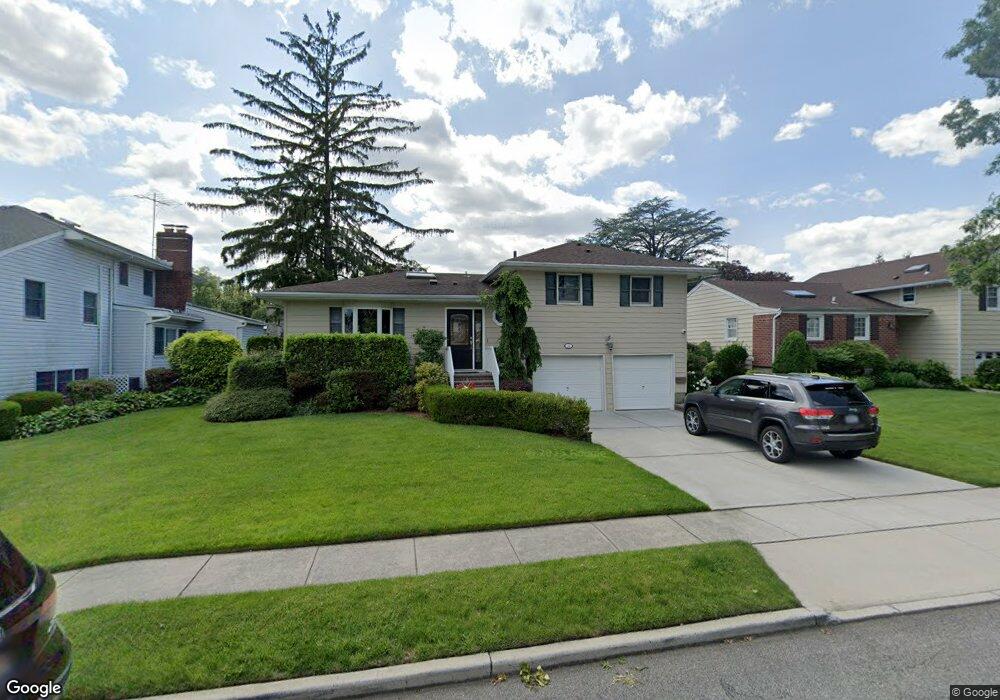 26 Maple St, Garden City, NY 11530 - photo 1