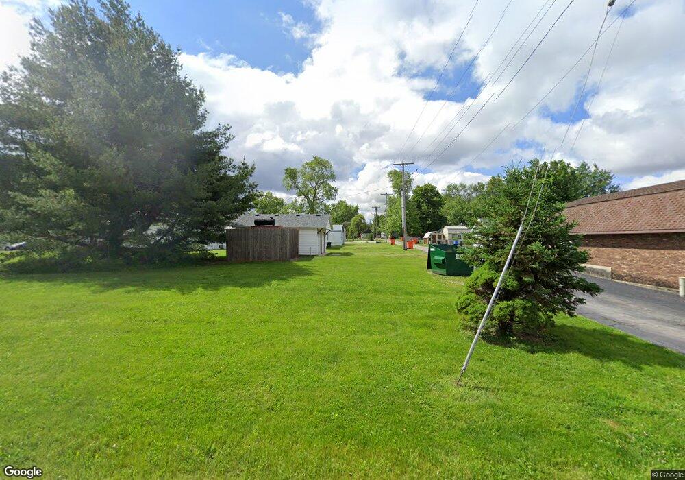 1209 Hayes Ave, Mattoon, IL 61938 - photo 1