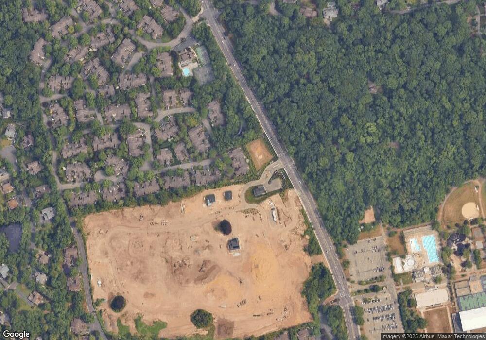 166 Dove Hill Dr, Manhasset, NY 11030 - photo 1